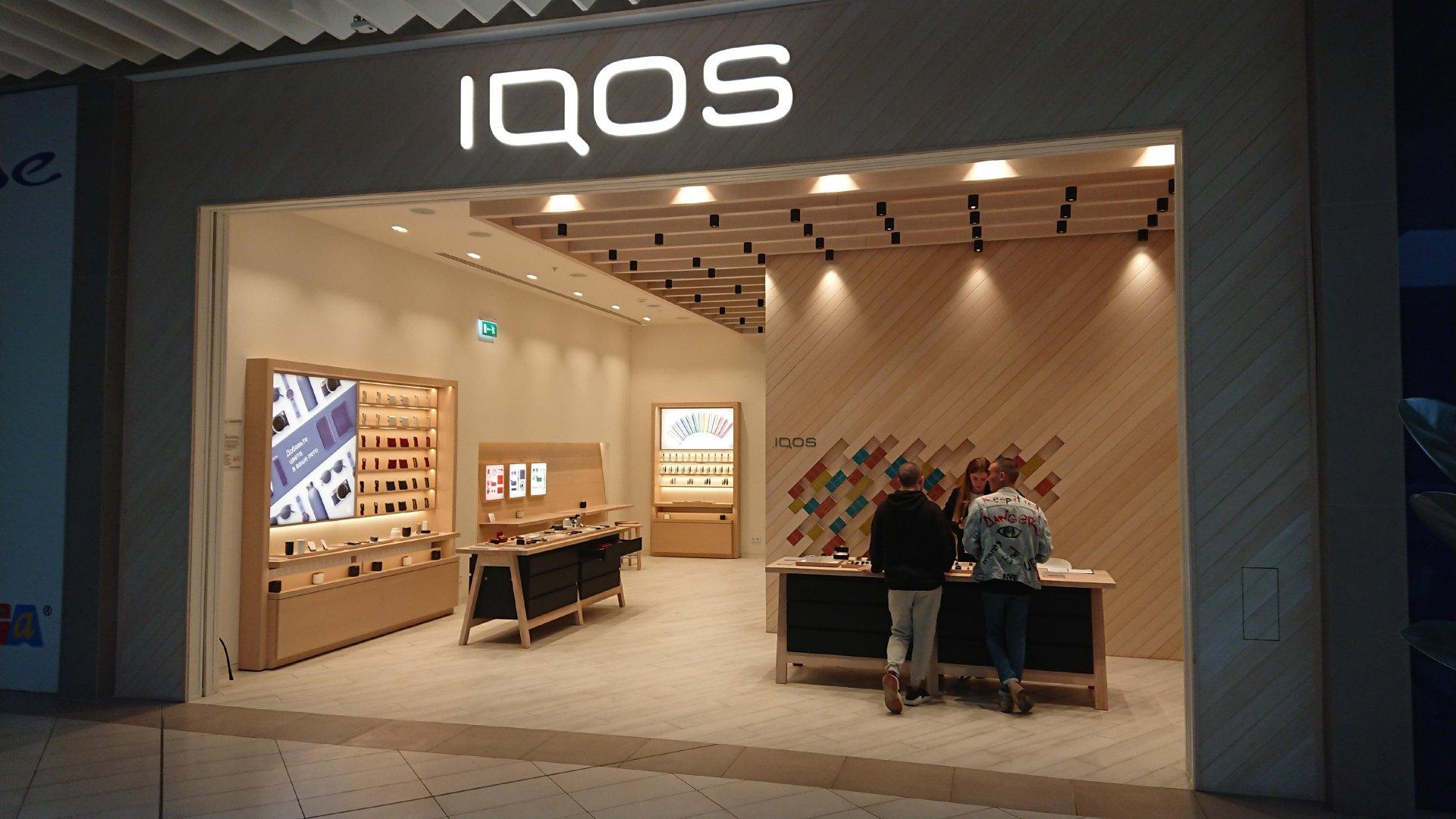 Q boutique. Магазин айкос. Qstore айкос. Корнер айкос. IQOS стенд.